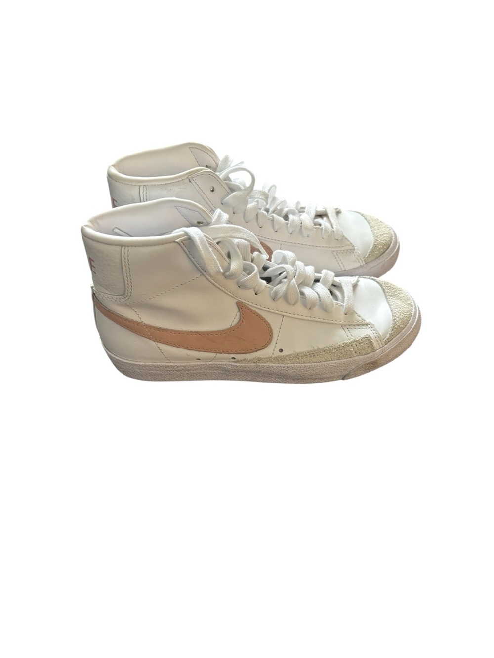 Nike Blazer low 77 High-Top Sneakers in White with Pink swoosh